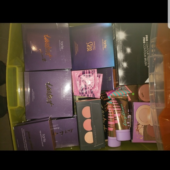 New High End Makeup & Skincare Mystery Box - Picture 4 of 5